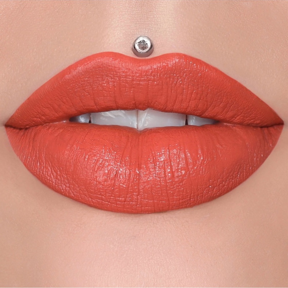 Jeffree Star Velvet Trap Lipstick. Kumquat.